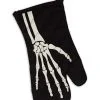Ofenhandschuh Skeletthand 2 Ofenhandschuh Skeletthand -Karneval Universe Geschaft skeletthand backofenhandschuh skeleton hand oven mitt halloween homeware topflappen 53079